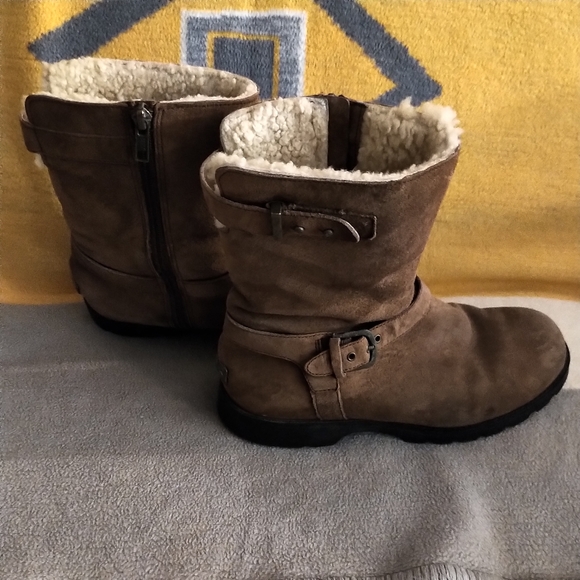 UGG boots sz. 8 (39) - Picture 3 of 9